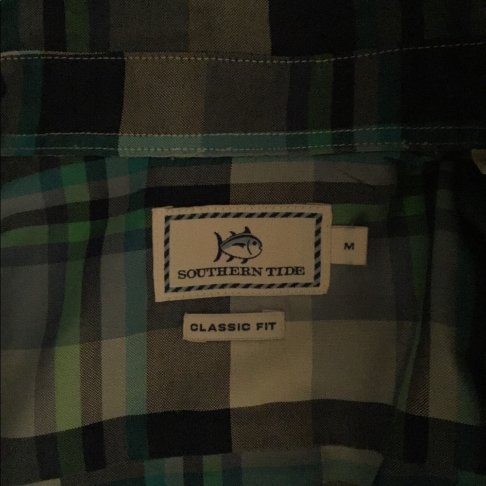 Southern Tide button down - Picture 2 of 3